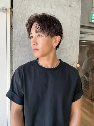 ショート パーマ メンズ 愛加パーマ・レイヤー ・ピンクカラーのヘアスタイル