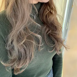 ロング カラー 加藤 綾華のヘアスタイル