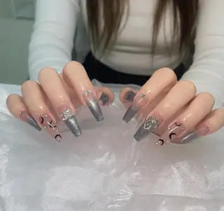 ネイル HIN NAILのネイルデザイン