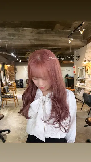ロング カラー 光本 杏のヘアスタイル