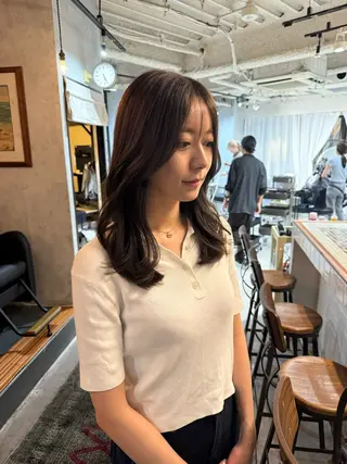 セミロング カラー 【銀座】艶髪/上品な カラー特化/涼/駅近のヘアスタイル