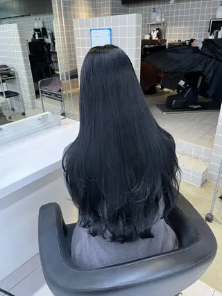 ロング 寒色＆ブリーチ特化 寒色MiOのヘアスタイル