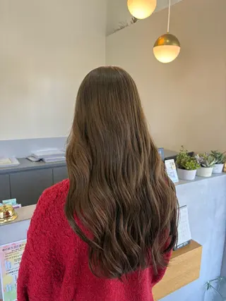 ロング 鈴木 美由華／透明感カラーのヘアスタイル