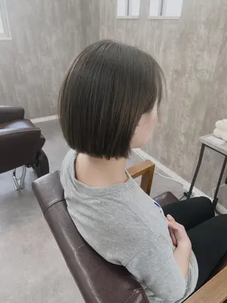 ショート カラー 1席のみの 美容室IKKIのヘアスタイル