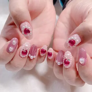 ネイル 根津 綾子のネイルデザイン