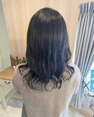 セミロング カラー charer eye salon所属・マブチ キサラのマツエク・マツパデザイン