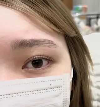 マツエク・マツパ アイブロウ Cheri所属・きし かりんの眉毛・アイブロウイメージ