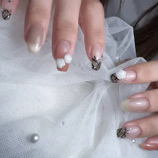 ネイル 𝐑𝐞𝐯𝐢𝐨 ___堺市西区のマツエク・マツパデザイン