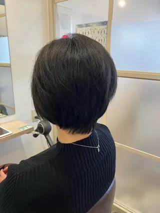 ショート パーマ ブリーチ&ストレート 長谷川勇人のヘアスタイル