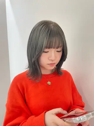 ミディアム カラー スズキ シオリのヘアスタイル