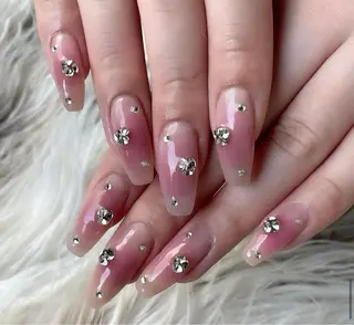 ネイル She   Nail所属・ISA_ BELLAのネイルデザイン