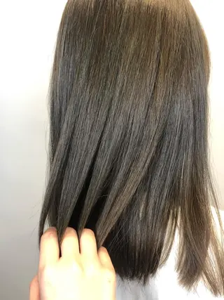 セミロング 石毛 ひかるのヘアスタイル