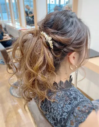 ミディアム ヘアアレンジ GRANLUSSO 〜グランルッソ駅前店所属・木口 嘉美のヘアスタイル