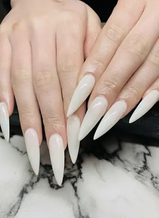 ネイル 24時間営業 UNABOMBAのネイルデザイン