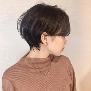 ショート ブリーチカラー💛 石川慧南のヘアスタイル