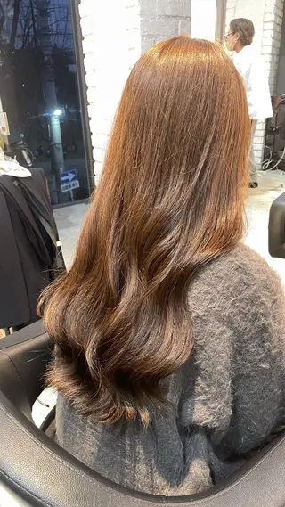 ロング カラー ブリーチ/髪質改善/ ハイトーン/暖色のヘアスタイル