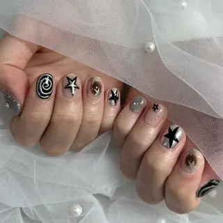 ネイル LAVISH nanamiのネイルデザイン