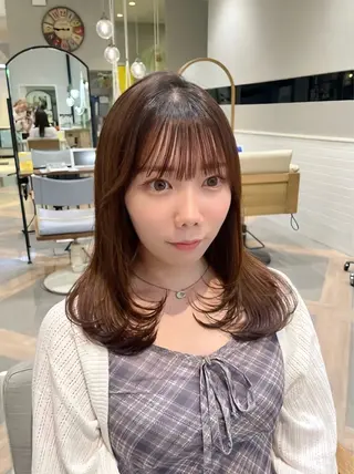 セミロング 糠信 咲梨のヘアスタイル