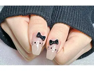 セミロング 戸井田 静香のネイルデザイン