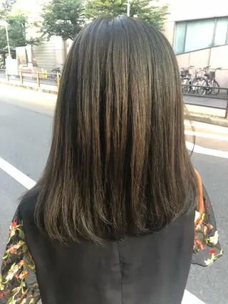 ミディアム 國次 夕貴のヘアスタイル