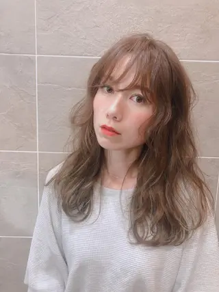 ミディアム ヤマダ ショウコのヘアスタイル