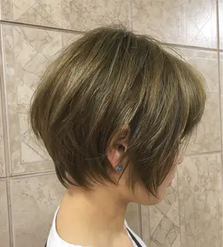 ショート カラー 菅村 勇亮のヘアスタイル