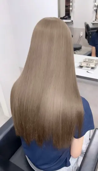 カラー GiseL さあや博多ハイトーンのヘアスタイル