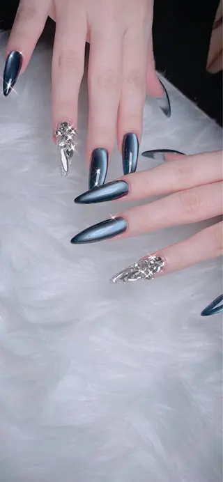 ネイル JINI NAIL所属・ジニ ネイルのネイルデザイン