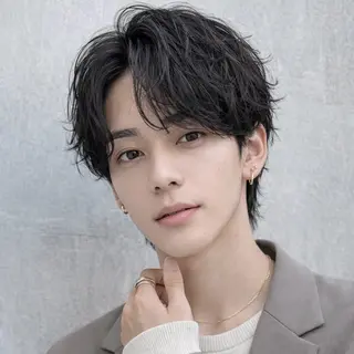 メンズ 表参道フェザーパーマ ニュアンスパーマのヘアスタイル