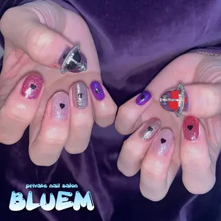 ネイル BLUEM なな🐶のネイルデザイン