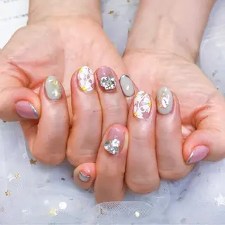 カラー ネイル Q Free nailsのネイルデザイン