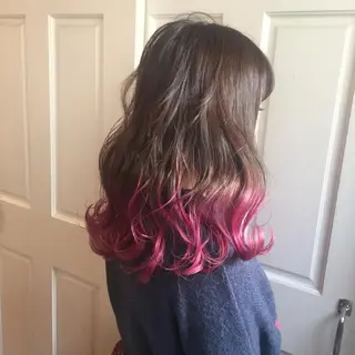 ミディアム カラー ホワイト&レイヤーカ ットエクステ長畠俊輔のヘアスタイル