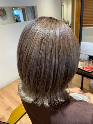 ミディアム カラー 佐藤 彩弥のヘアスタイル