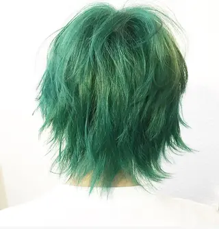 ショート カラー ブリーチ、パーマ 西部笑のヘアスタイル