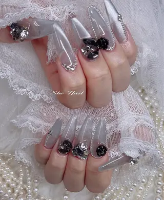 ネイル She   Nail所属・ISA_ BELLAのネイルデザイン