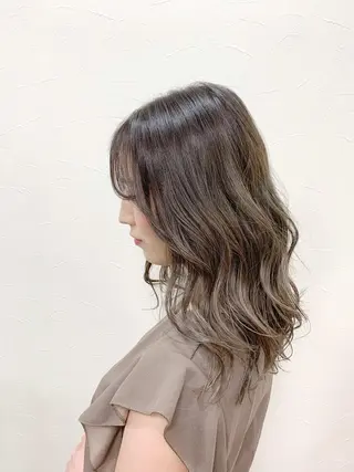 セミロング カラー 杉村 未来のヘアスタイル