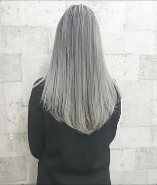 ロング カラー ayano/天神 ハイトーン/デザインのヘアスタイル