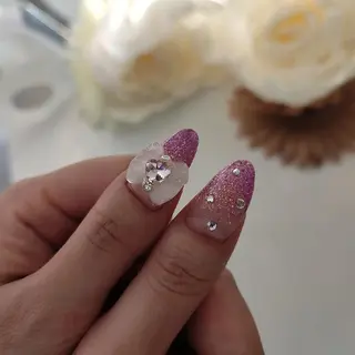 ネイル RUNWAY 　　の眉毛・アイブロウイメージ