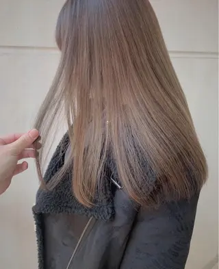 セミロング カラー 透明感カラー・ 髪質改善🩵イケダのヘアスタイル