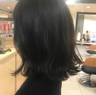 セミロング カラー 滝本 里実のヘアスタイル