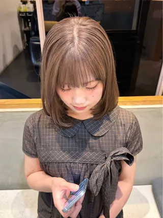 ミディアム カラー グレージュ/レイヤー /ボブ/moyu🎀のヘアスタイル