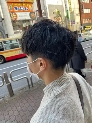 ショート カラー パーマ メンズ 韓国風/メンズ アイブロウワックスの眉毛・アイブロウイメージ