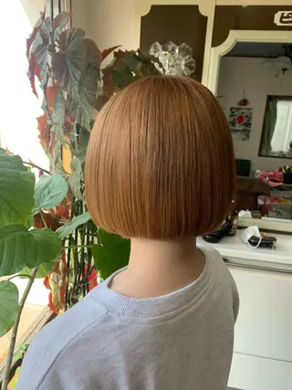 ショート カラー ストウ ナナエのヘアスタイル