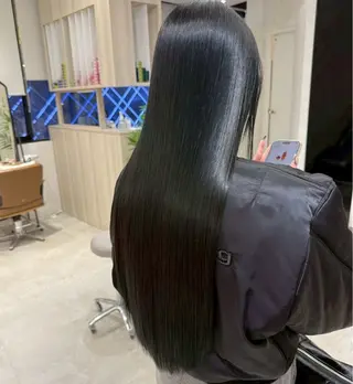 ロング 𝓝𝓞𝓐🌹✨️ ツヤ髪/髪質改善のヘアスタイル