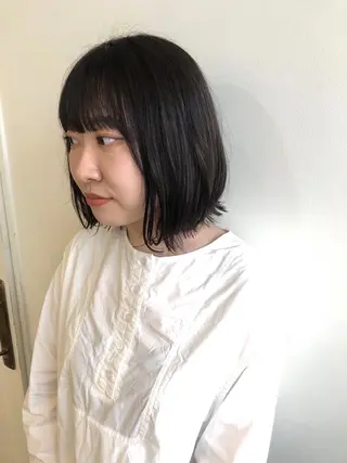 ショート カラー MIOベージュカラー 柔らかいカラーのヘアスタイル