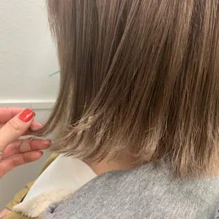 ショート カラー ヘアアレンジ サナ🌱 切りっぱなしボブのヘアスタイル