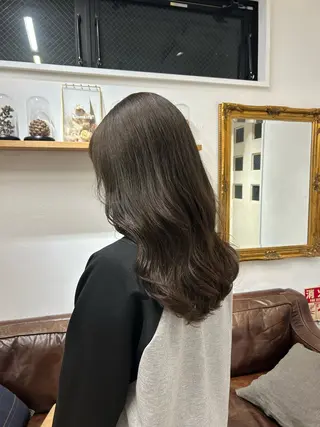 カラー moeka 表参道のヘアスタイル