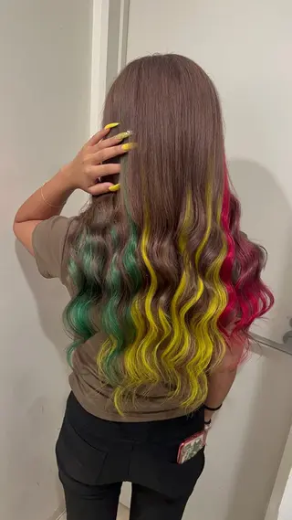 セミロング カラー ヘアアレンジ 🔥ハイトーンカラー ギャルNAOKI🔥のヘアスタイル