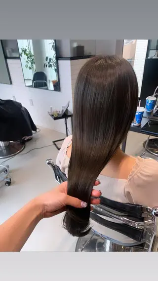 ロング カラー 透明感/オリーブ/ グレージュ/YUKAのヘアスタイル