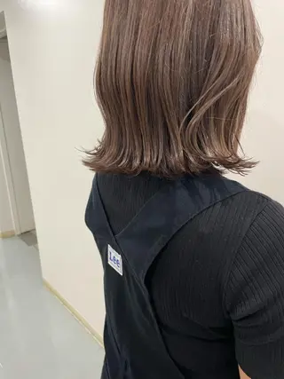 ミディアム カラー akane .のヘアスタイル